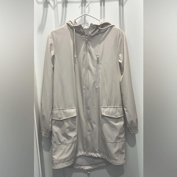 Zara Basic rain jacket - Picture 1 of 3